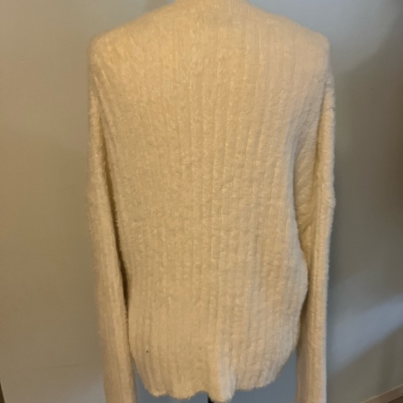 ARITZIA~BABATON~”ULLMAN” Fuzzy V-Neck Sweater - Picture 4 of 6